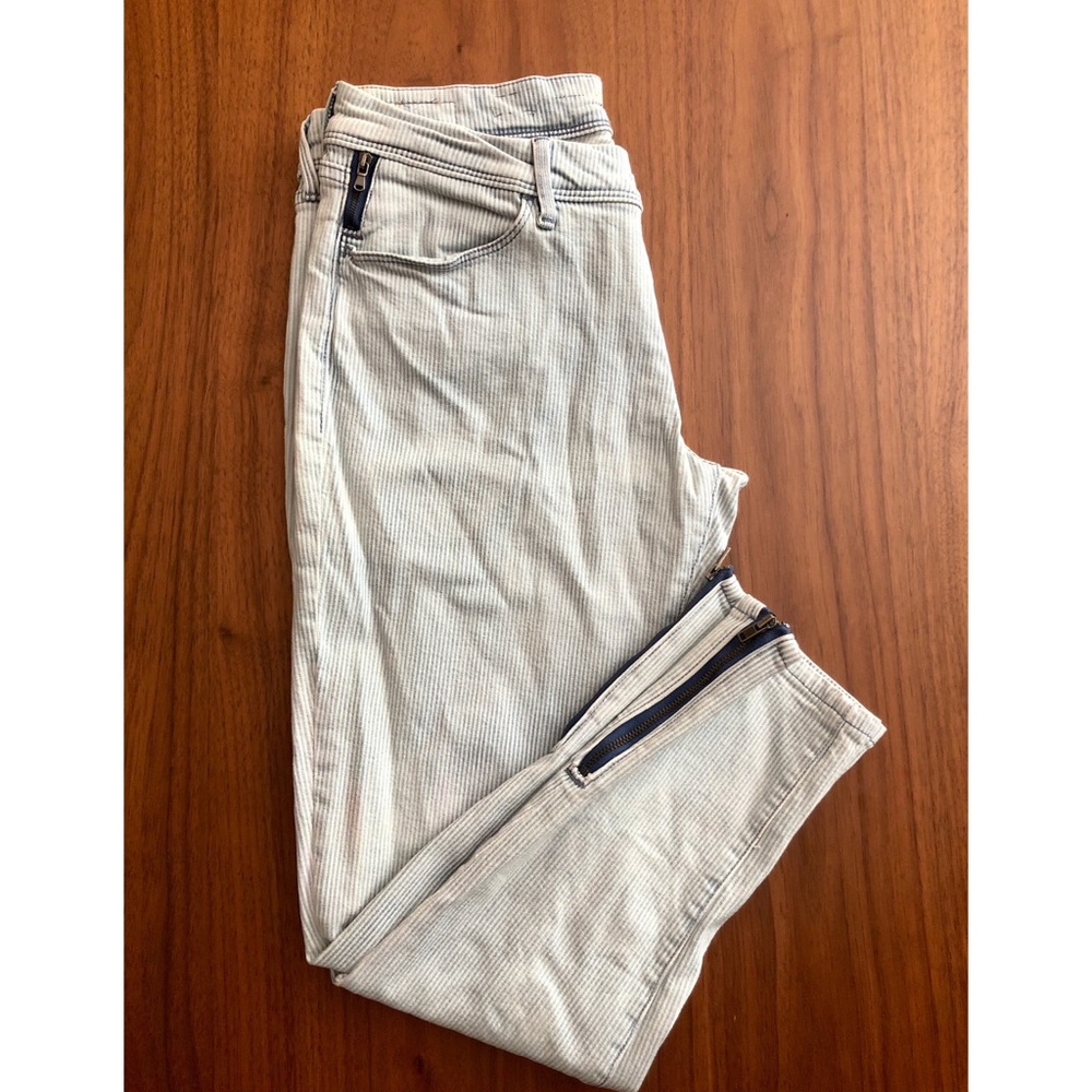 Pinstripe Levi’s skinny jeans